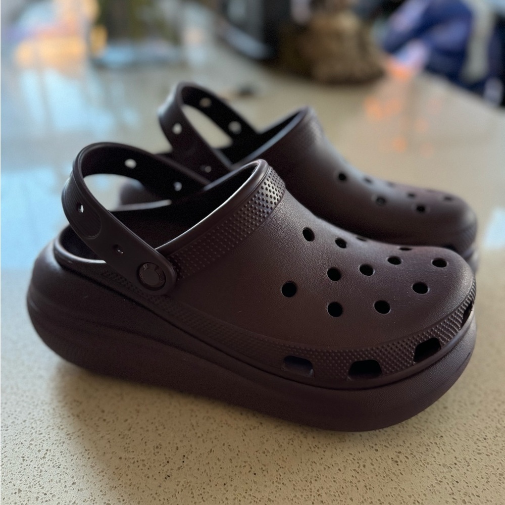 Classic Crush Crocs Size 8 Dark Cherry